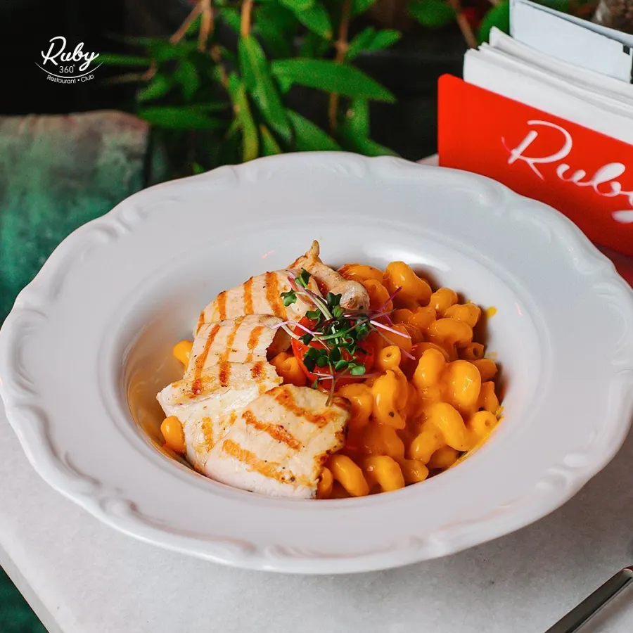 Ruby 360 Baku restoran yeməkləri